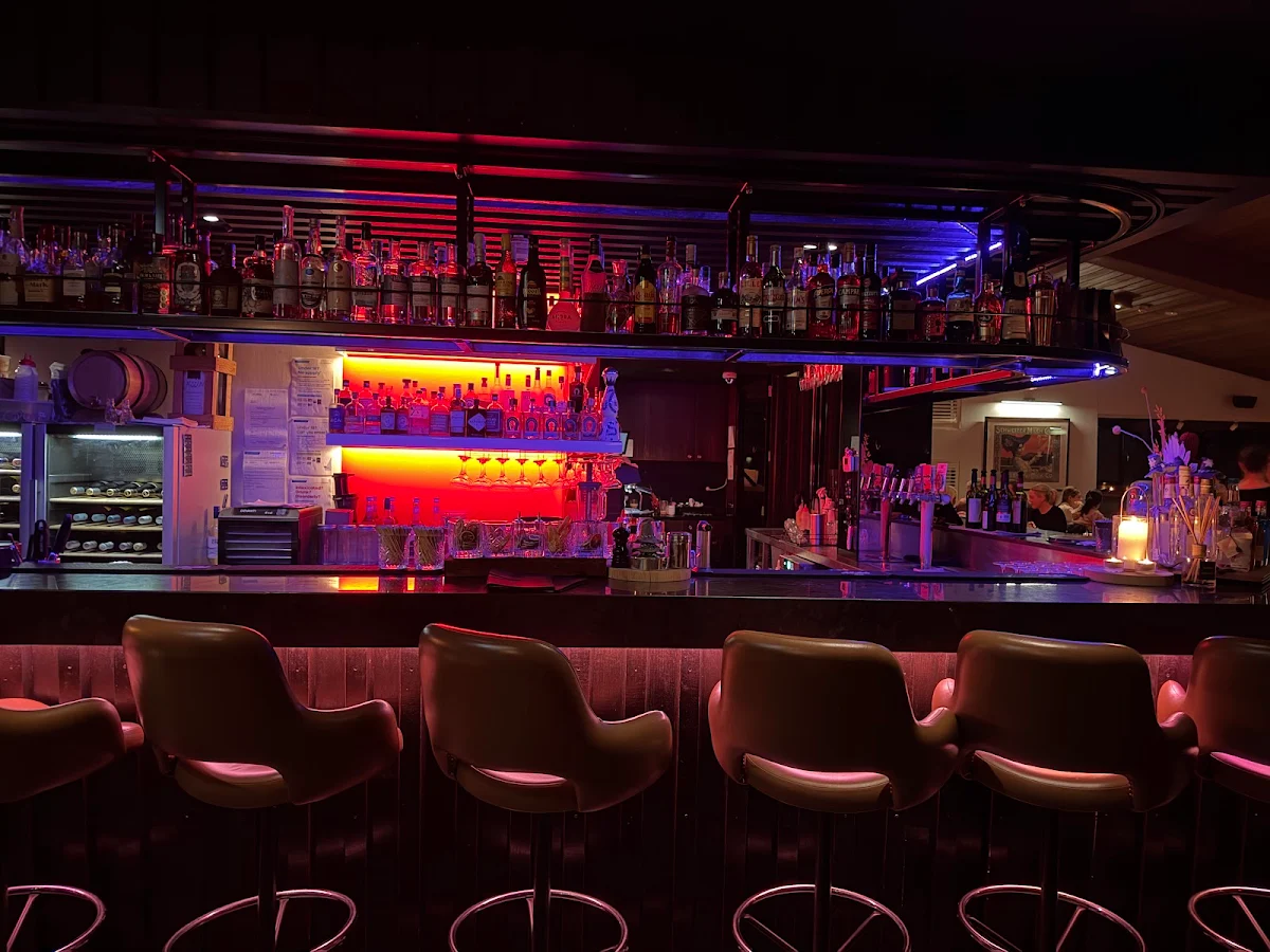 Vibe, Astra Bar & Restaurant