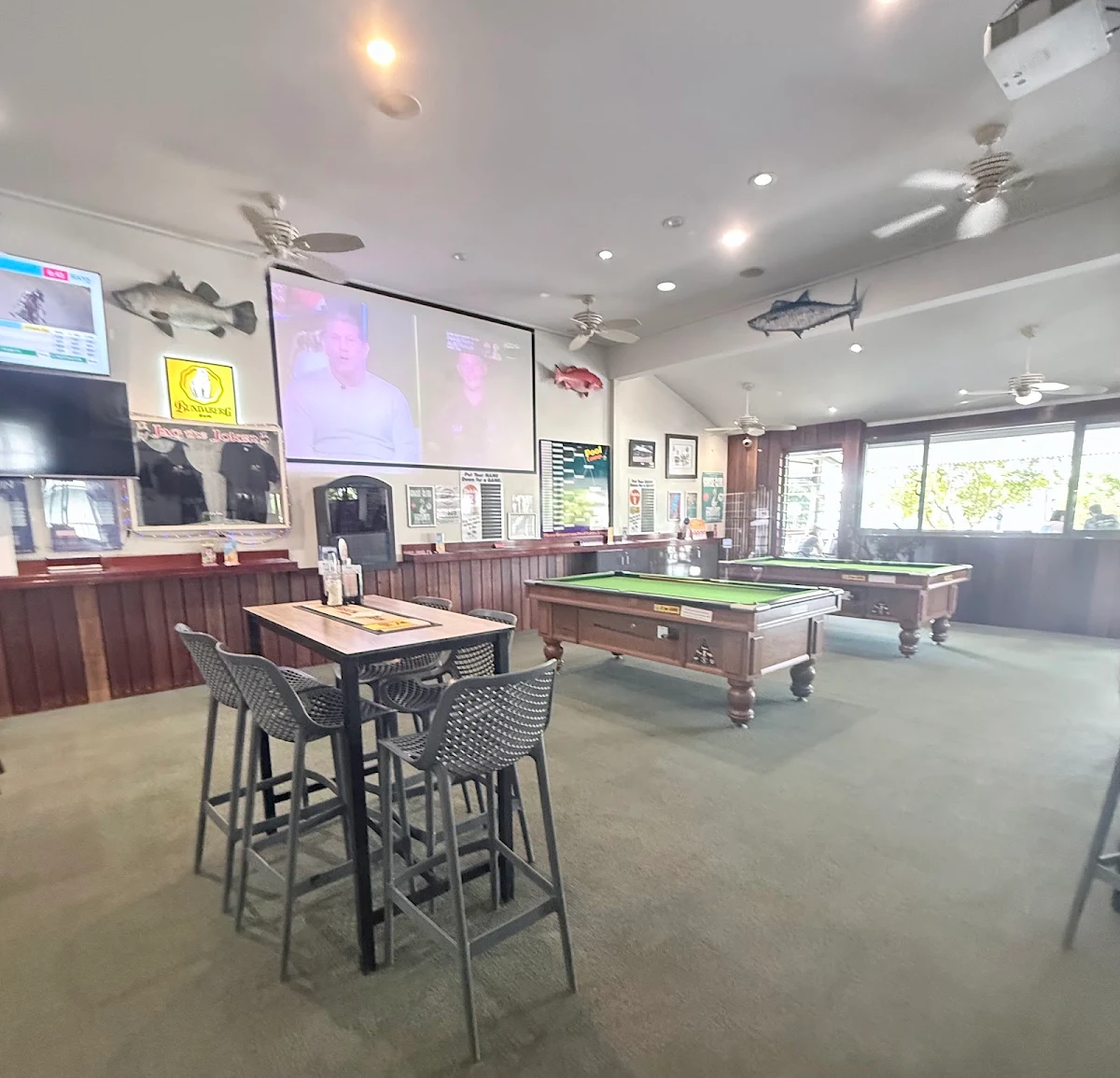 Vibe, Mission Beach Tavern