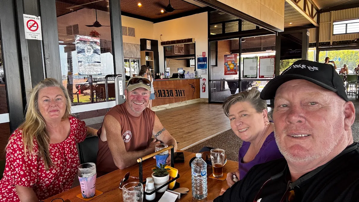 Vibe, Dundee Beach Tavern