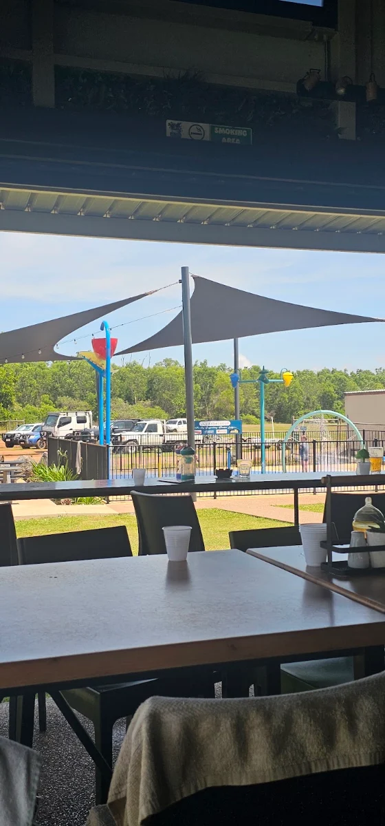 Vibe, Dundee Beach Tavern