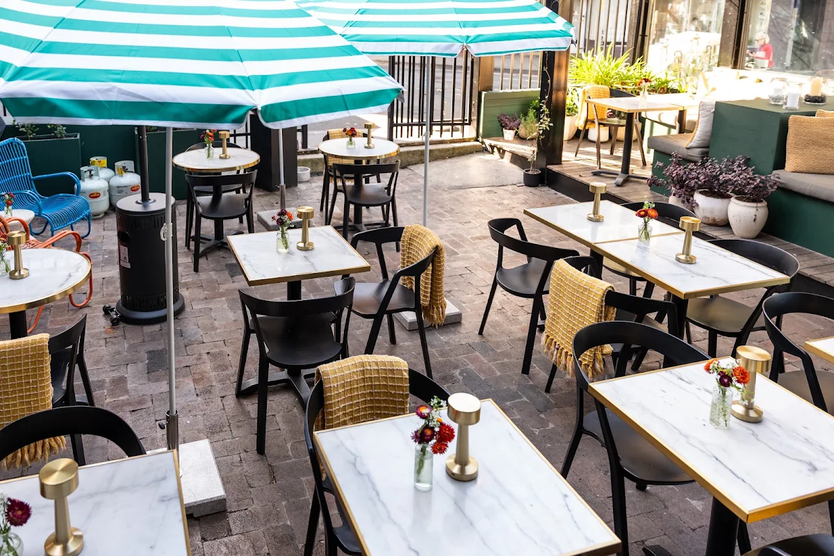 Vibe, Hamilton Restaurant + Bar