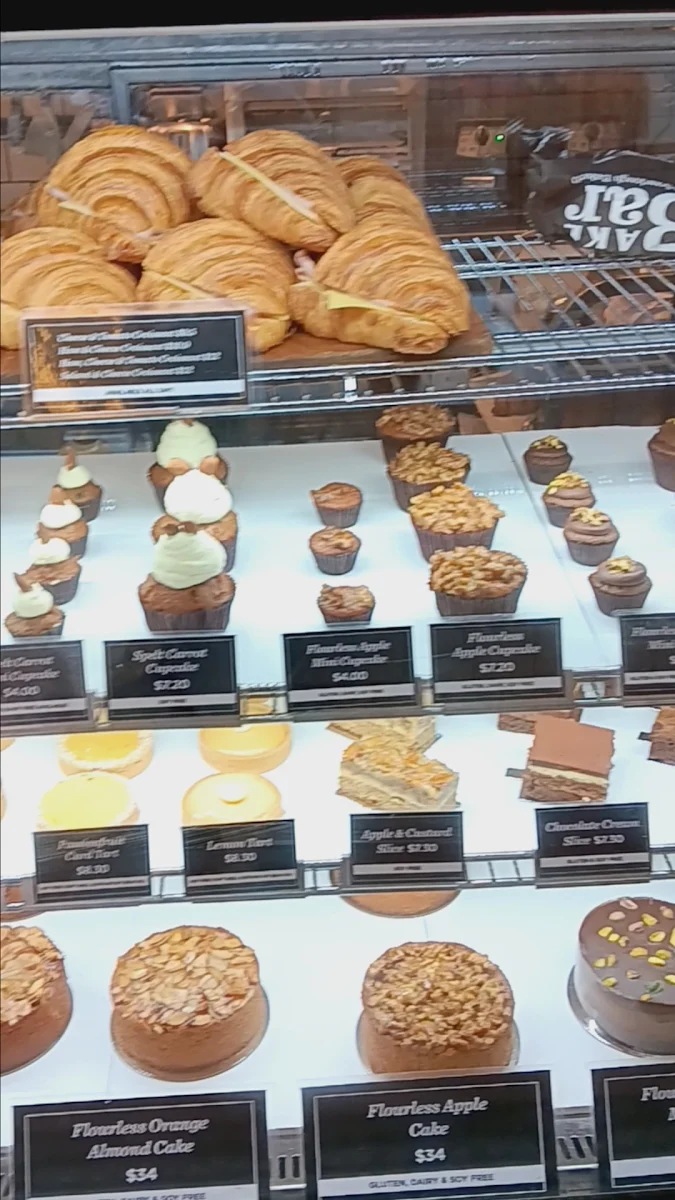 Vibe, Bake Bar