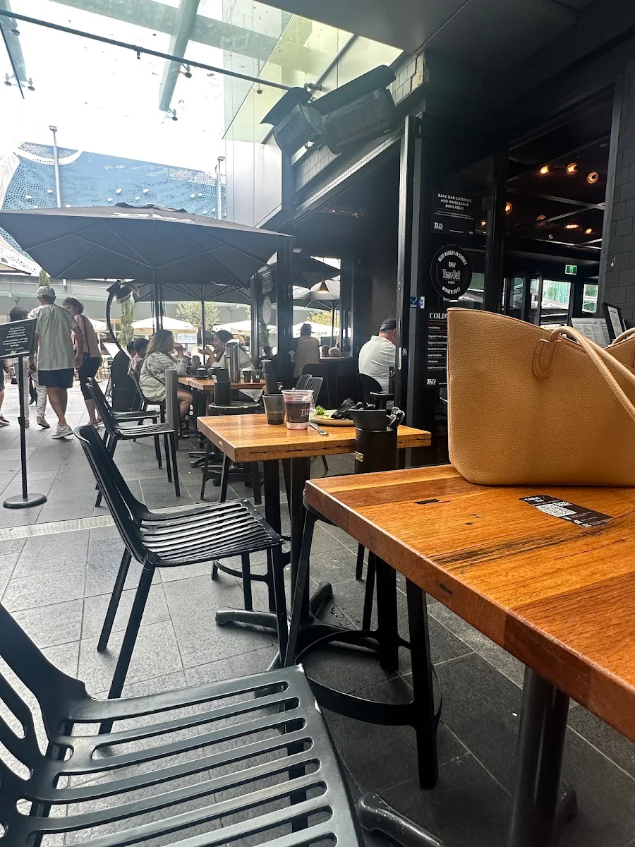 Vibe, Bake Bar