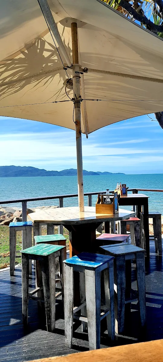 Vibe, Longboard Bar & Grill