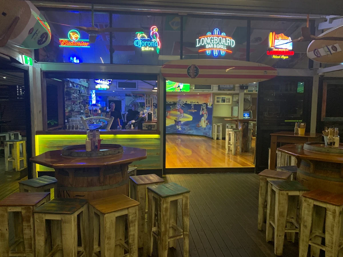 Vibe, Longboard Bar & Grill