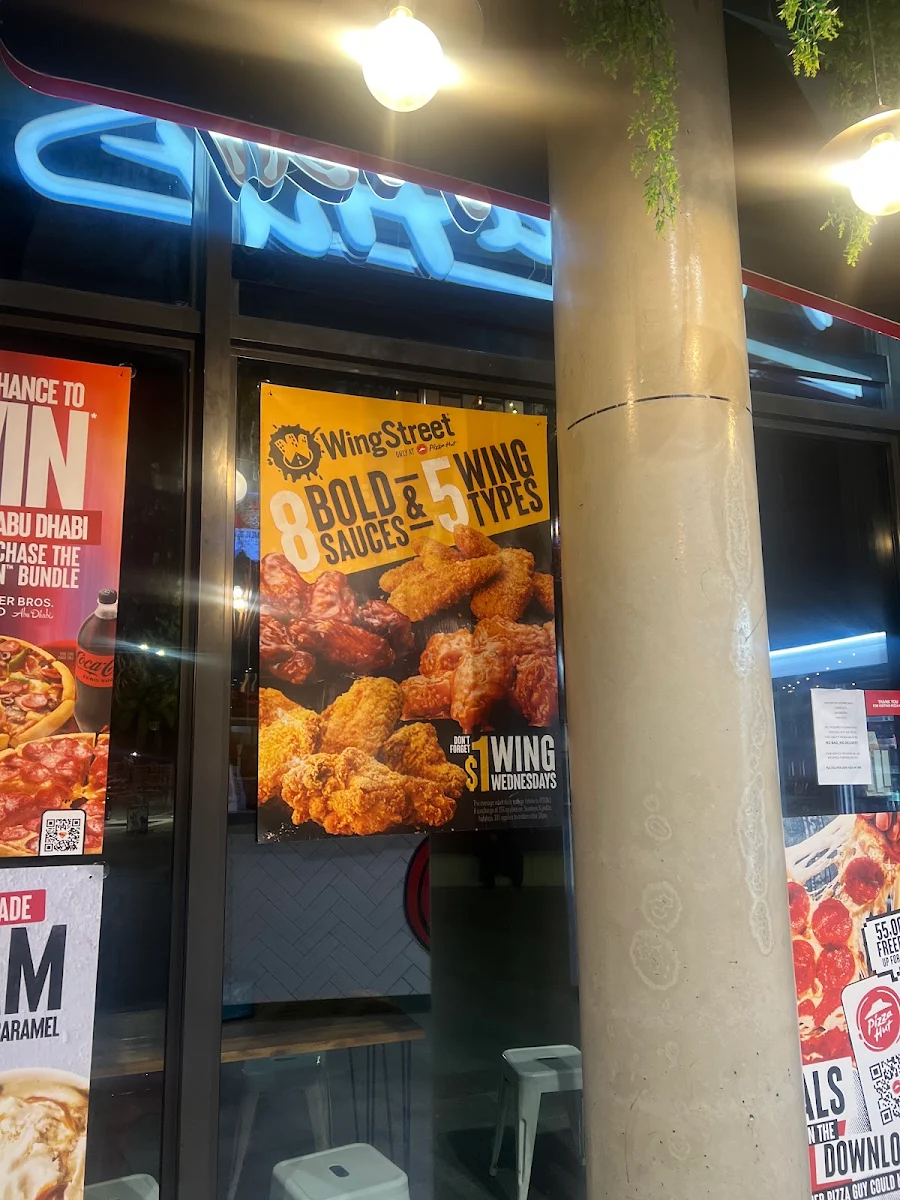 Menu, Pizza Hut Campbell