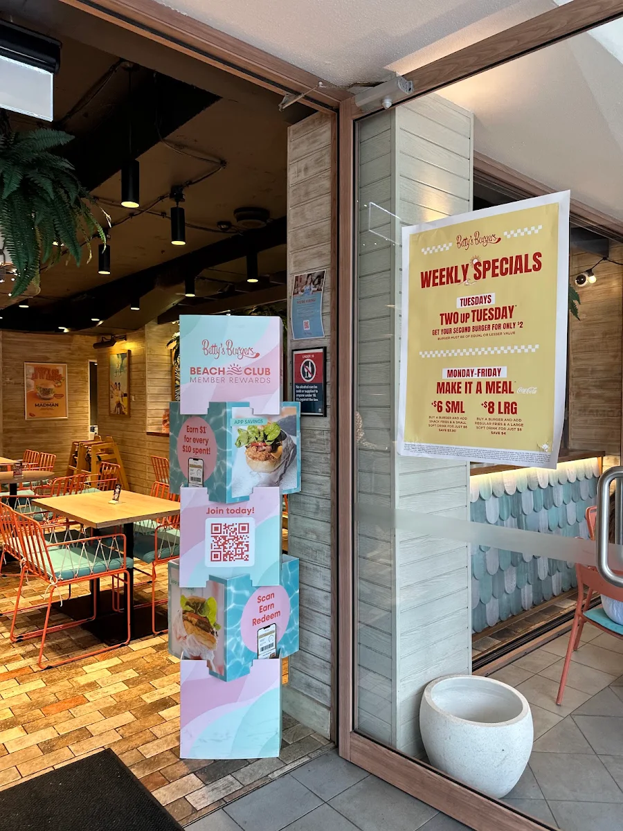 Menu, Betty's Burgers