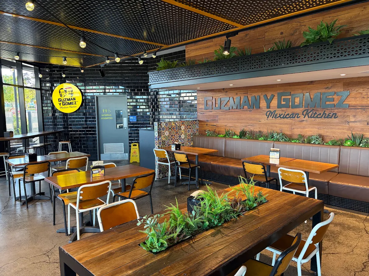 Vibe, Guzman y Gomez - Acacia Ridge