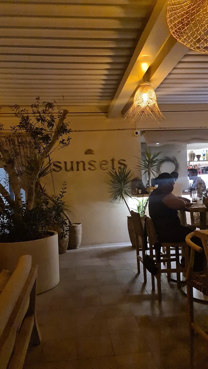 Vibe, Sunsets Rooftop