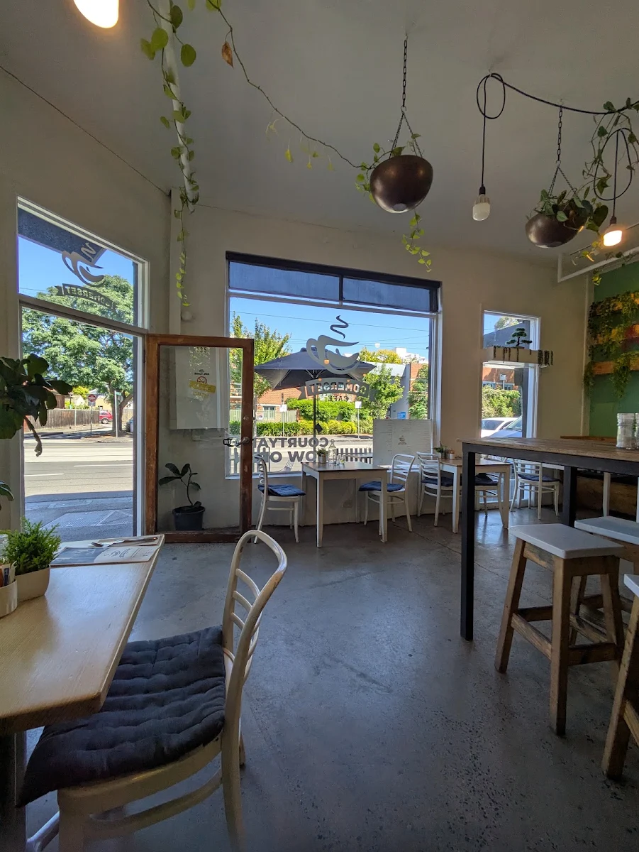 Vibe, Somerset Cafe