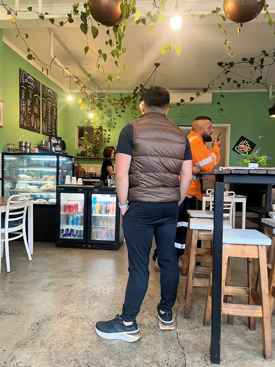 Vibe, Somerset Cafe