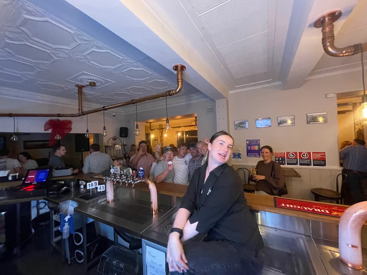 Vibe, The Light Horse Hotel Murrumburrah