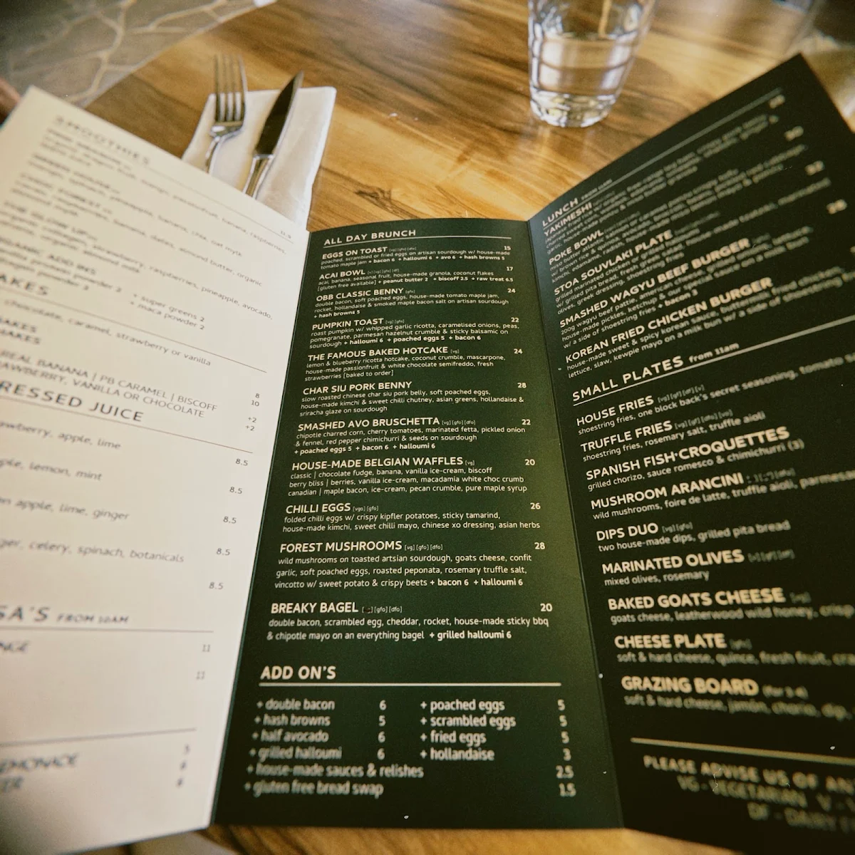 Menu, Stoa Bokarina