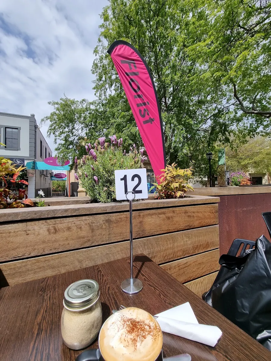 Food & drink, Grounds For Coffee