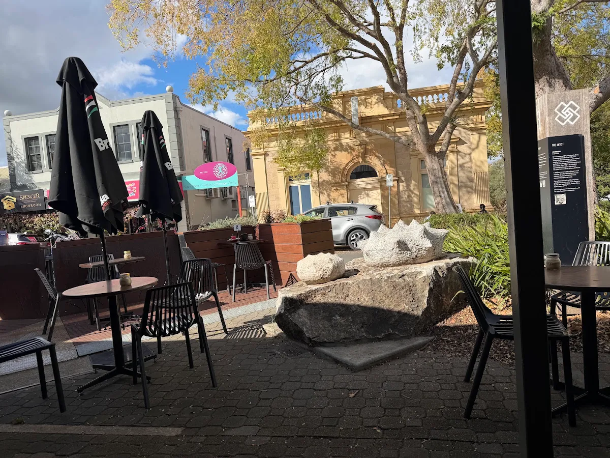 Vibe, Grounds For Coffee