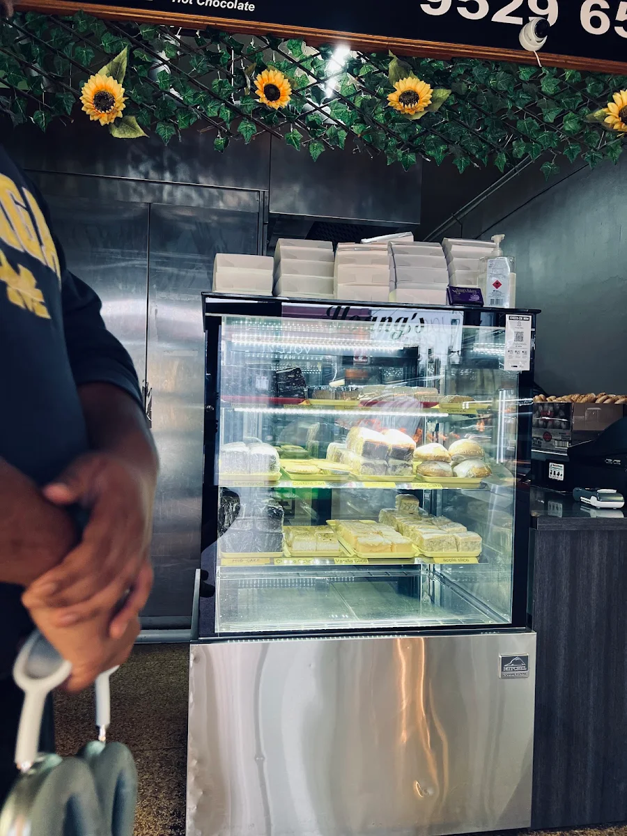 Vibe, Hoang's Bakery