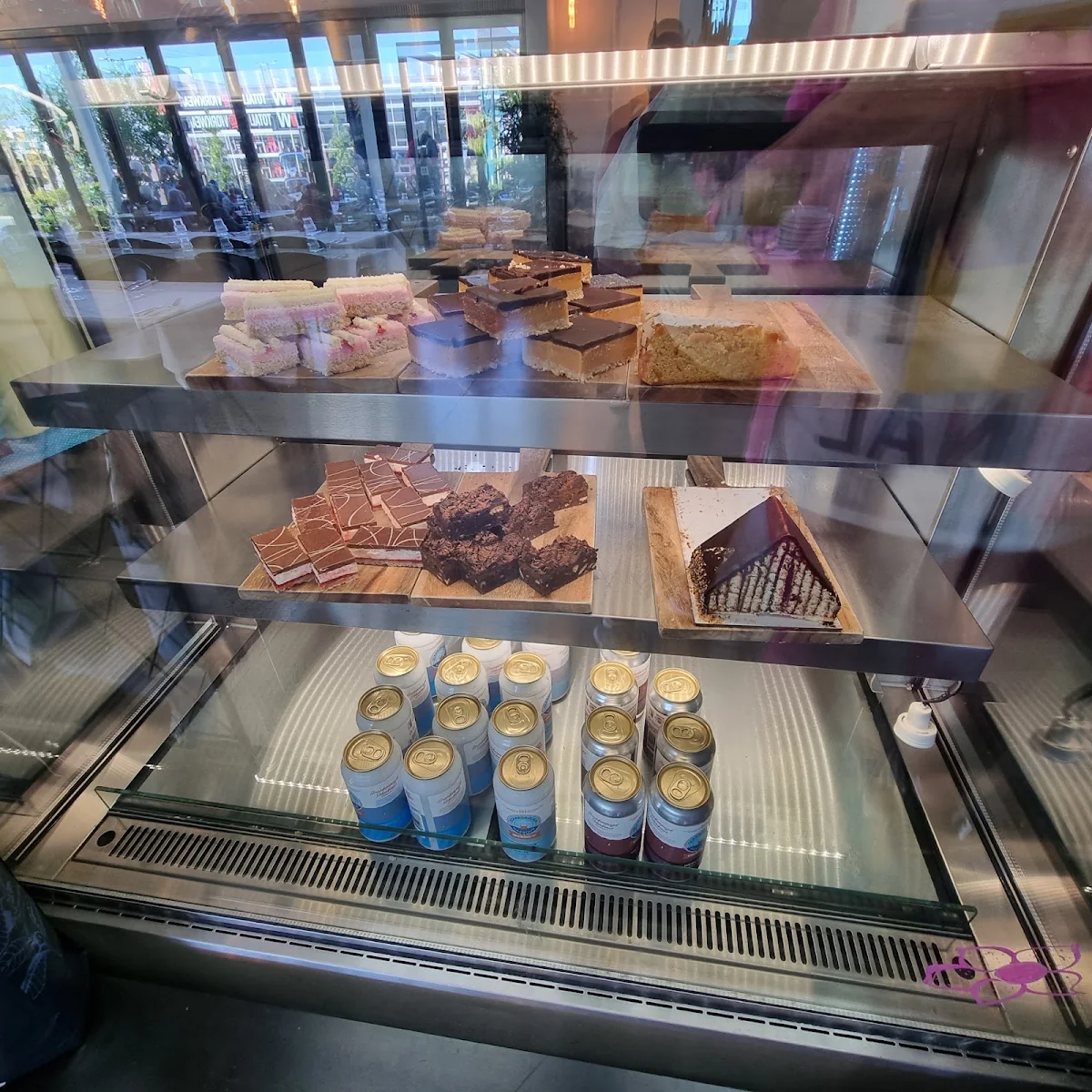 Vibe, My Oh My Cafe