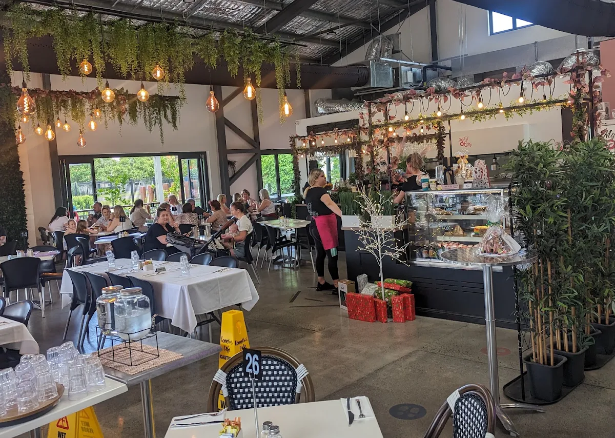 Vibe, My Oh My Cafe