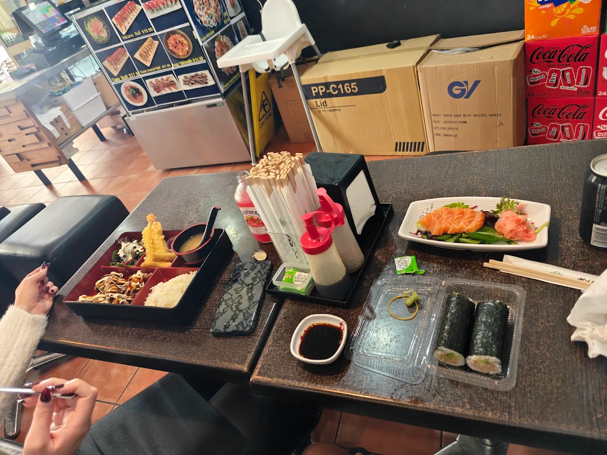 Food & drink, Komo Sushi
