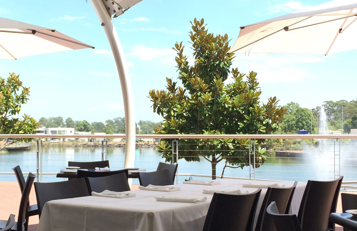 Vibe, Il Lago Italian Restaurant