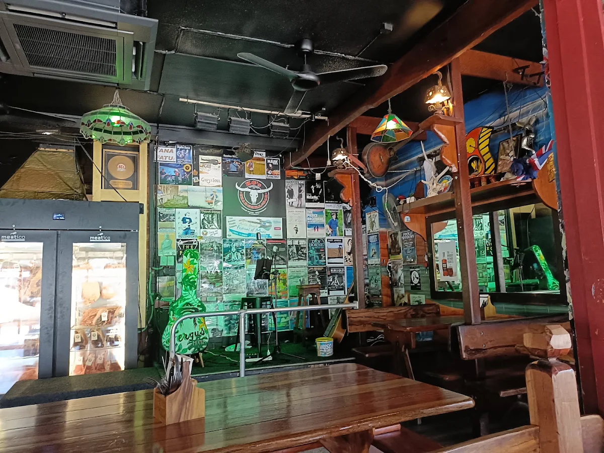 Vibe, KC's Bar & Grill