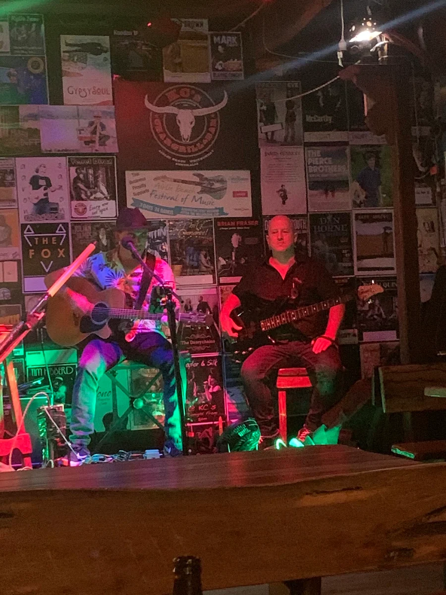 Vibe, KC's Bar & Grill