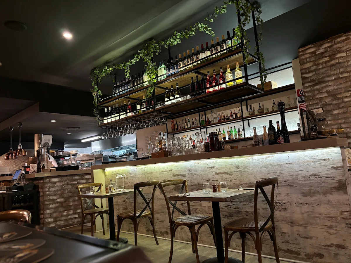 Vibe, Casa Mia Osteria