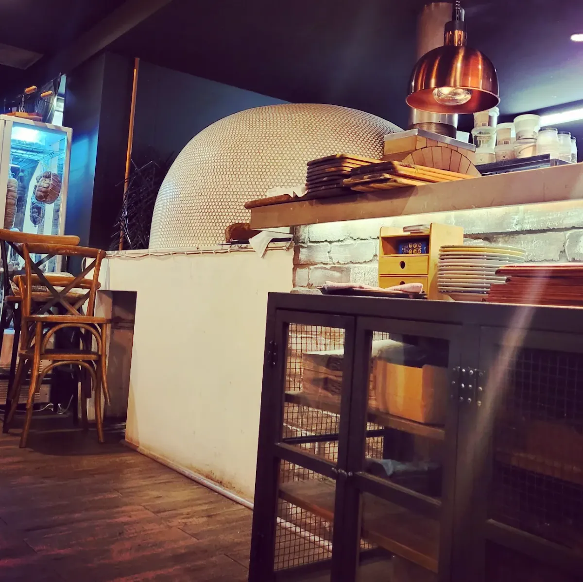 Vibe, Casa Mia Osteria