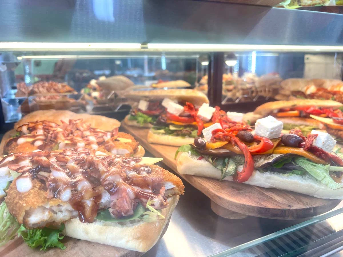 Food & drink, Abbotts Cafe Delight