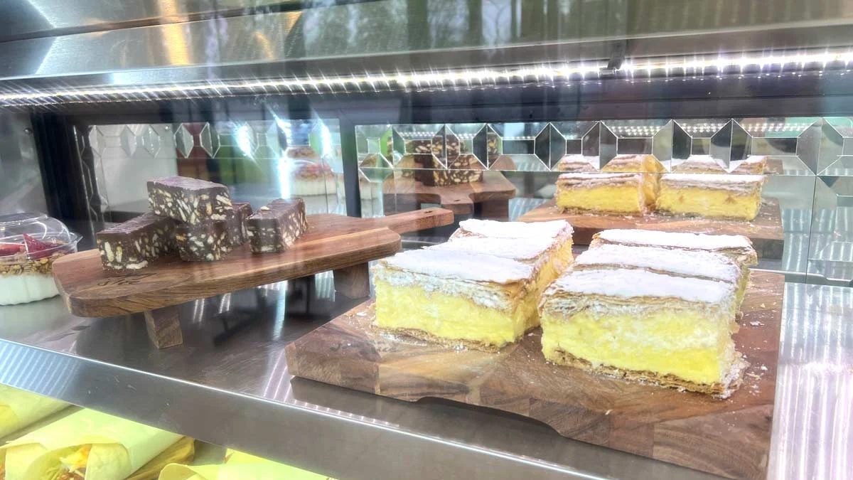 Vibe, Abbotts Cafe Delight