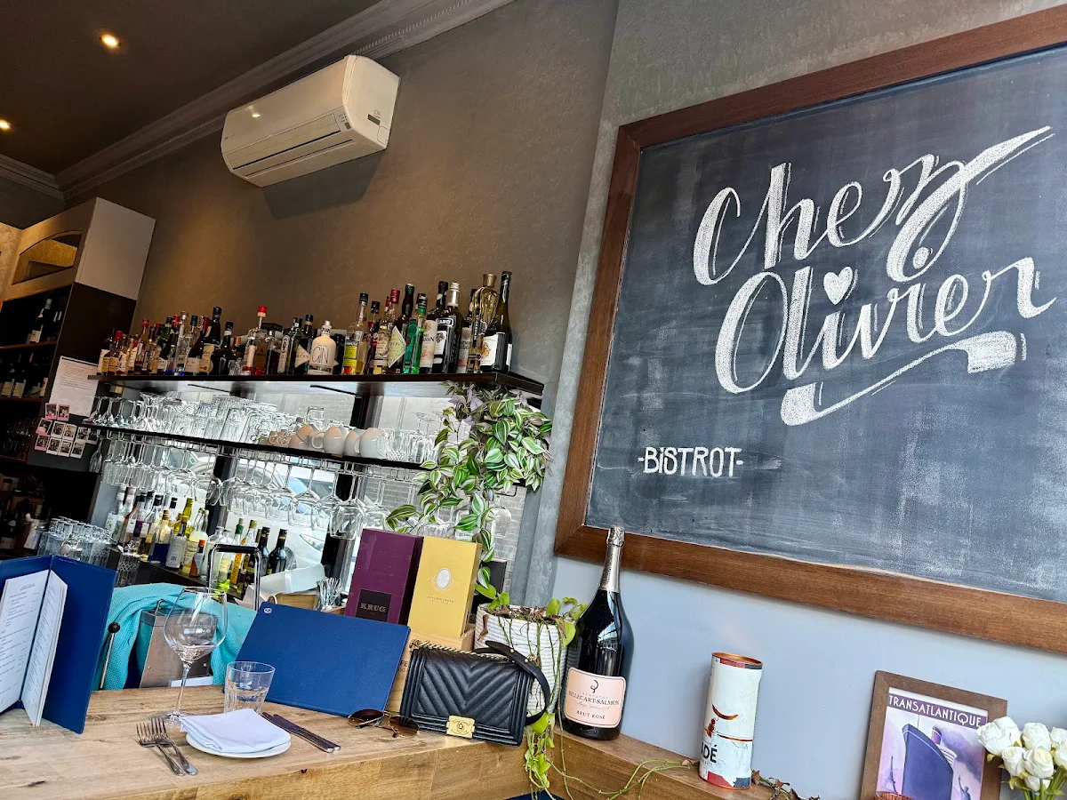 Vibe, Chez Olivier Le Bistro
