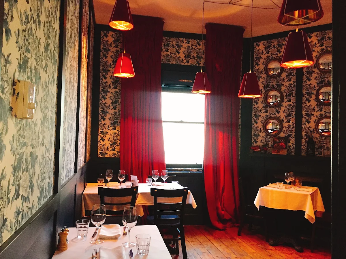 Vibe, Chez Olivier Le Bistro