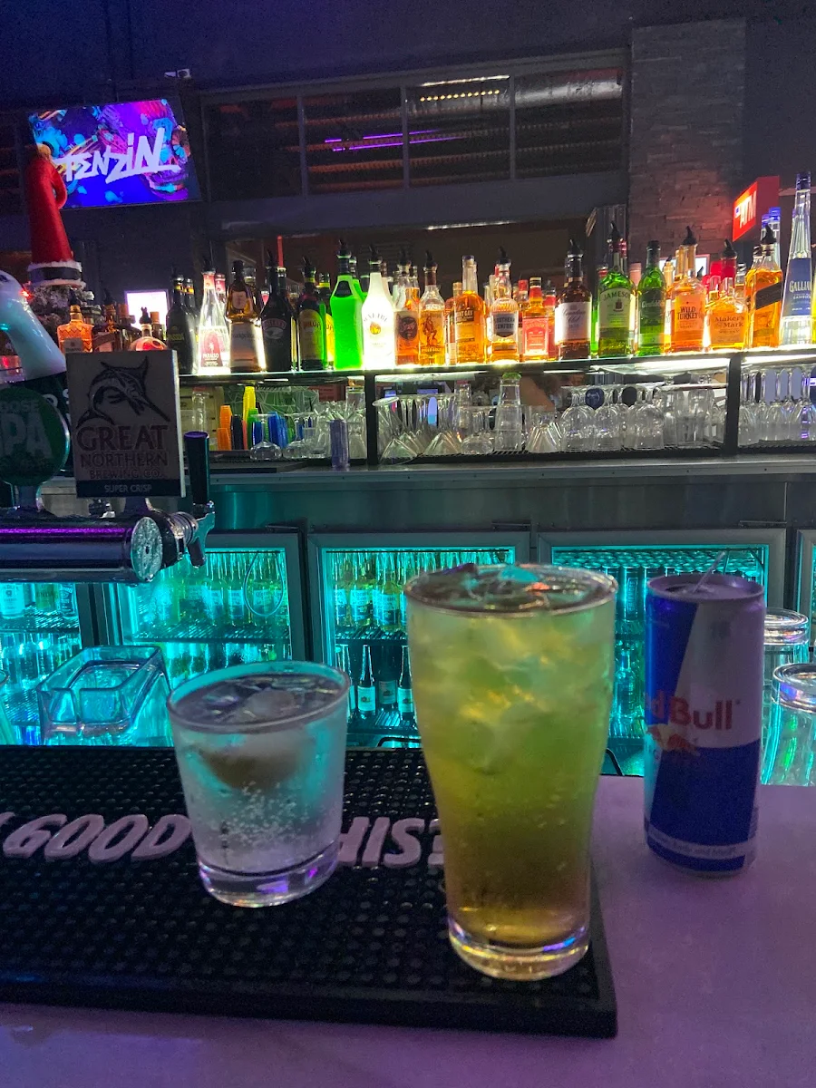 Food & drink, Gilligan's Hotel & Resort
