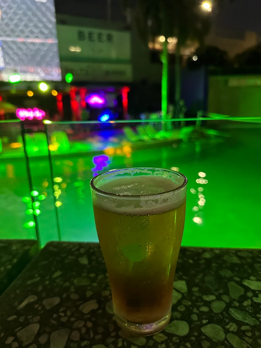 Food & drink, Gilligan's Hotel & Resort