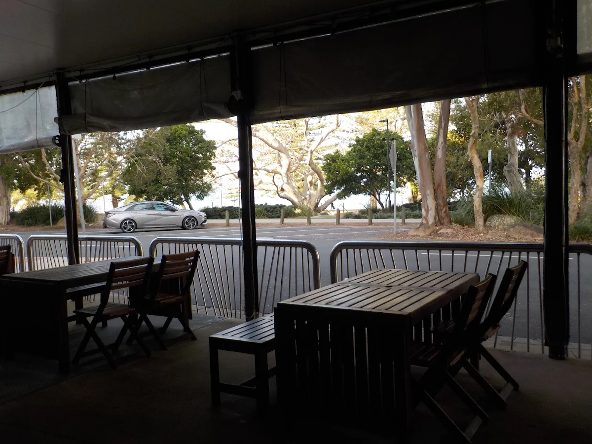 Vibe, Viet House Restaurant