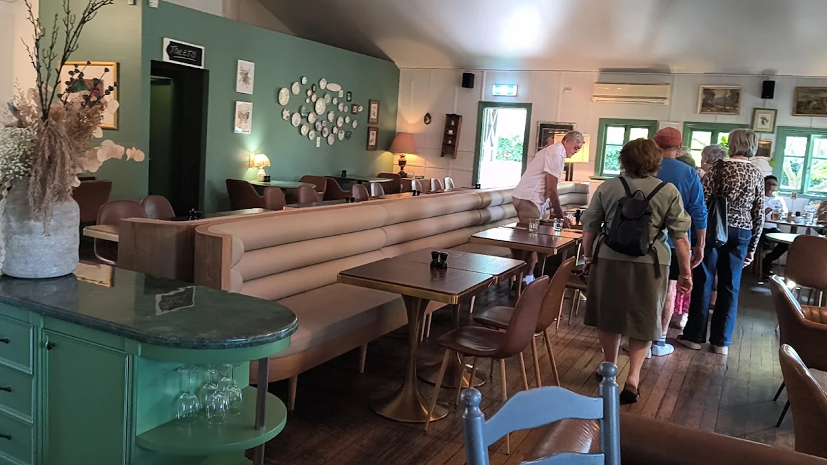Vibe, The Cove Dining