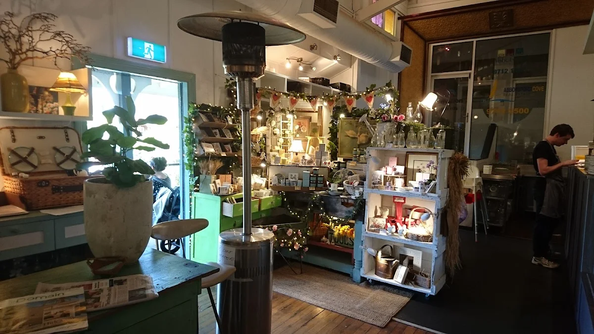 Vibe, The Cove Dining