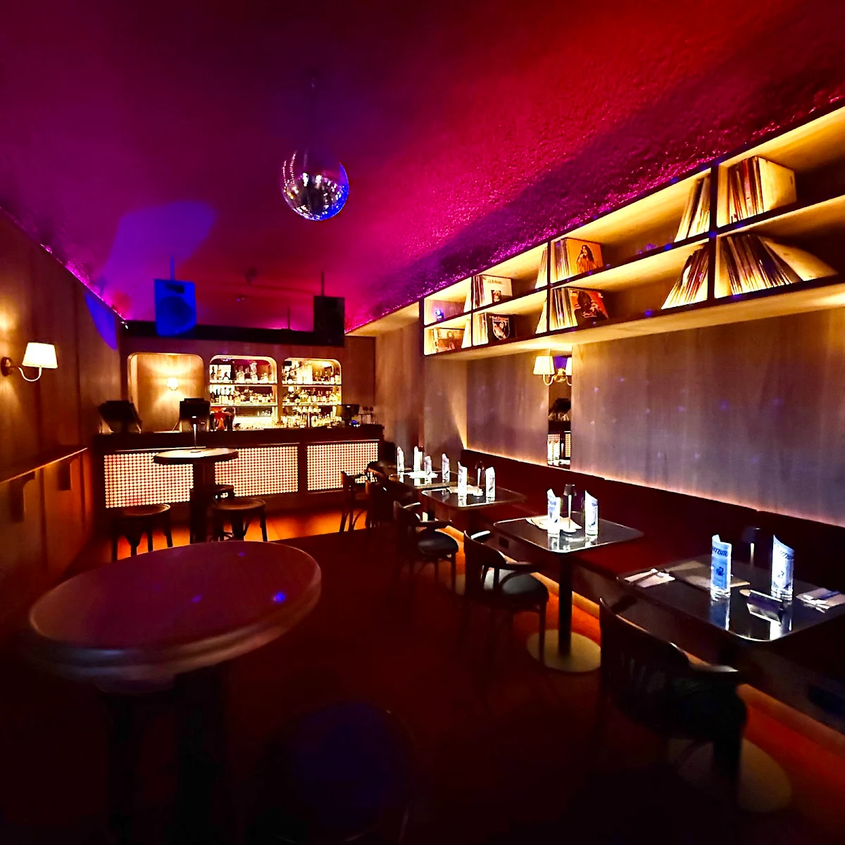 Vibe, Godby Hotel