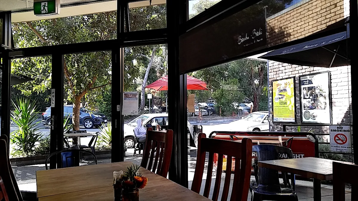 Vibe, Passchendaele Cafe