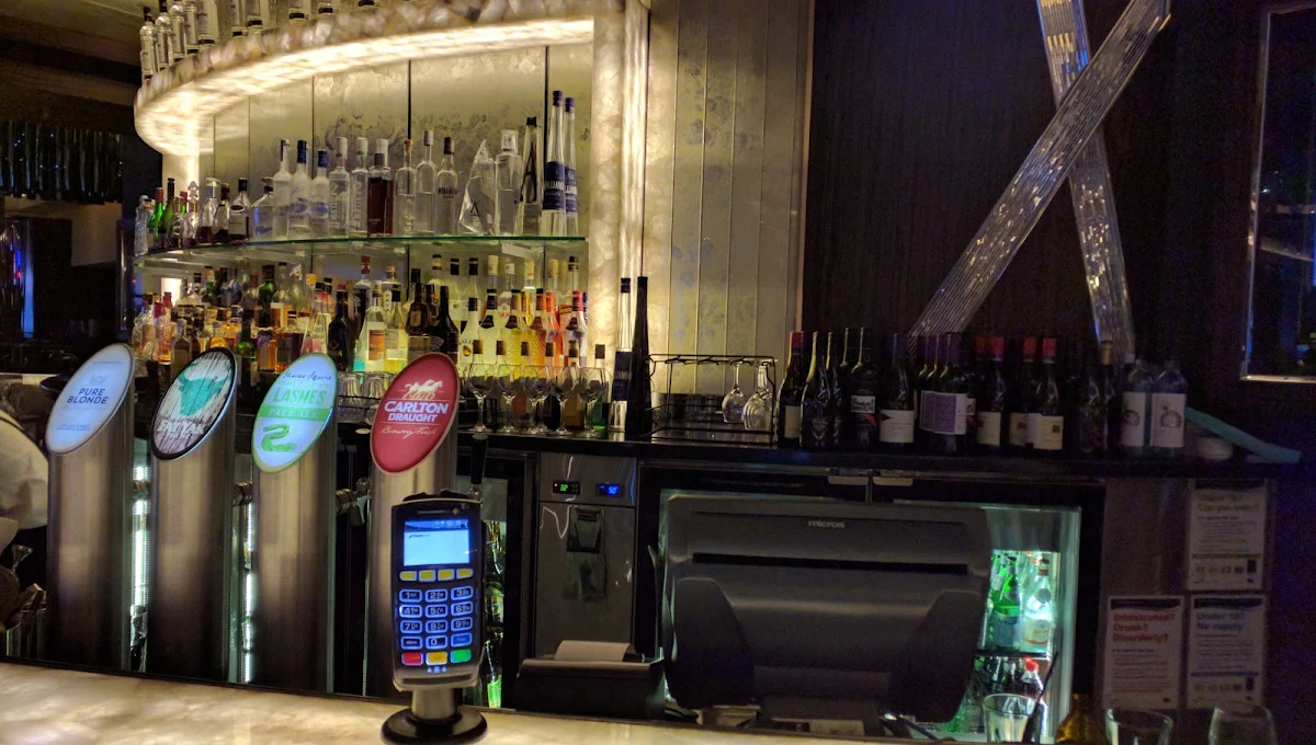 Vibe, Lumia Bar