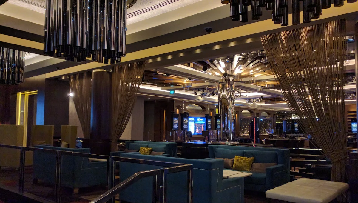 Vibe, Lumia Bar