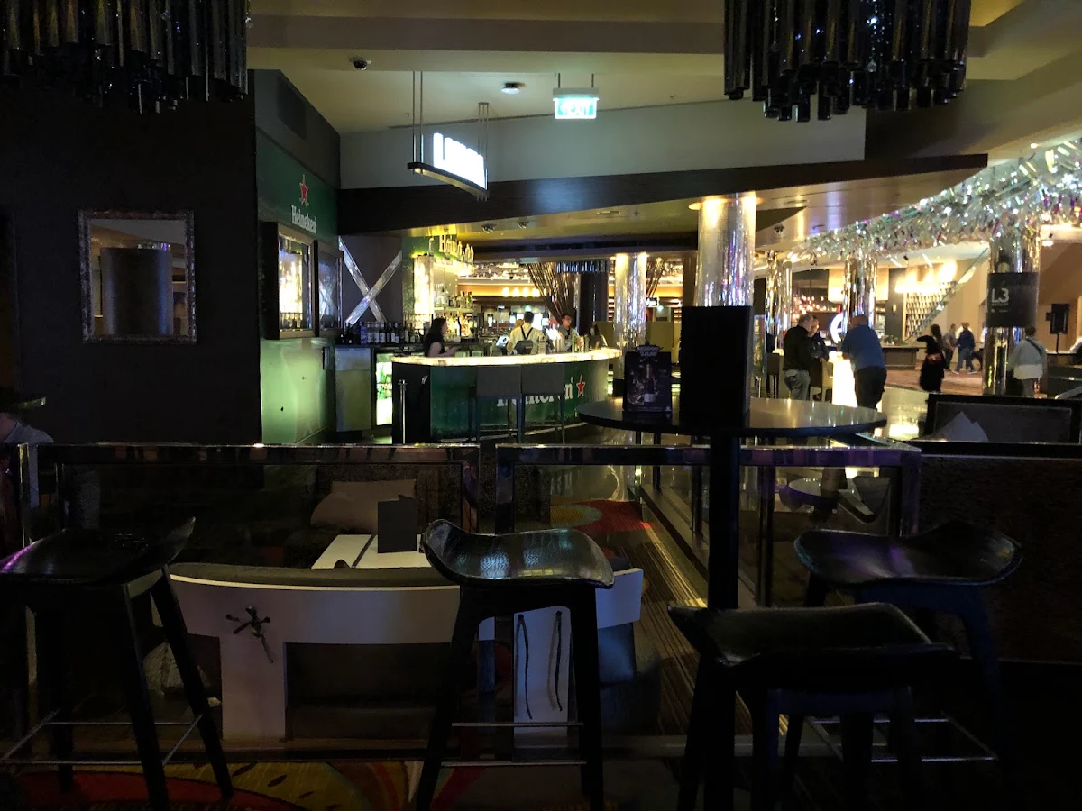Vibe, Lumia Bar