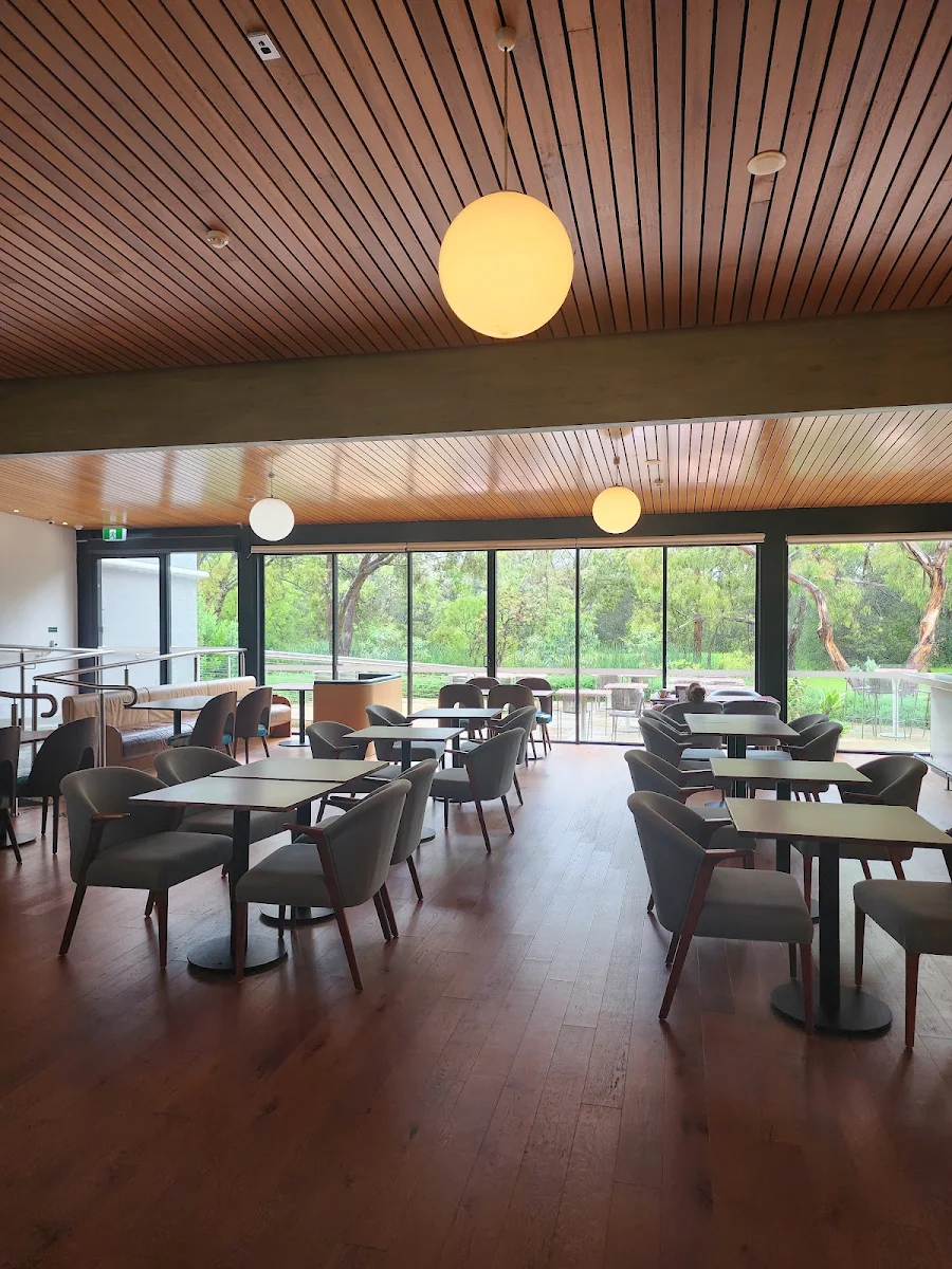 Vibe, Eden Thai Restaurant