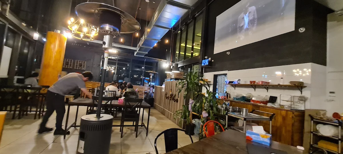 Vibe, Sinsa-dong