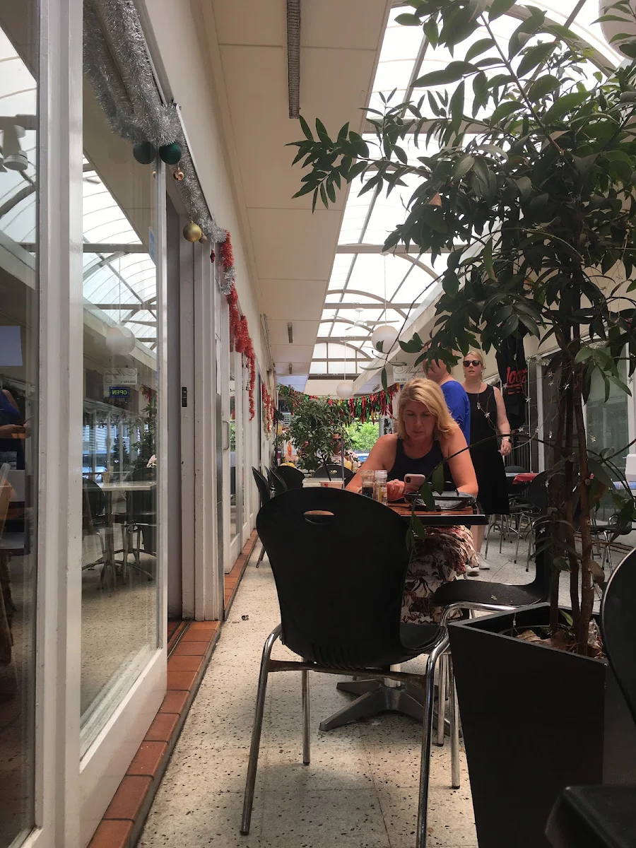 Vibe, Willes Fine Foods