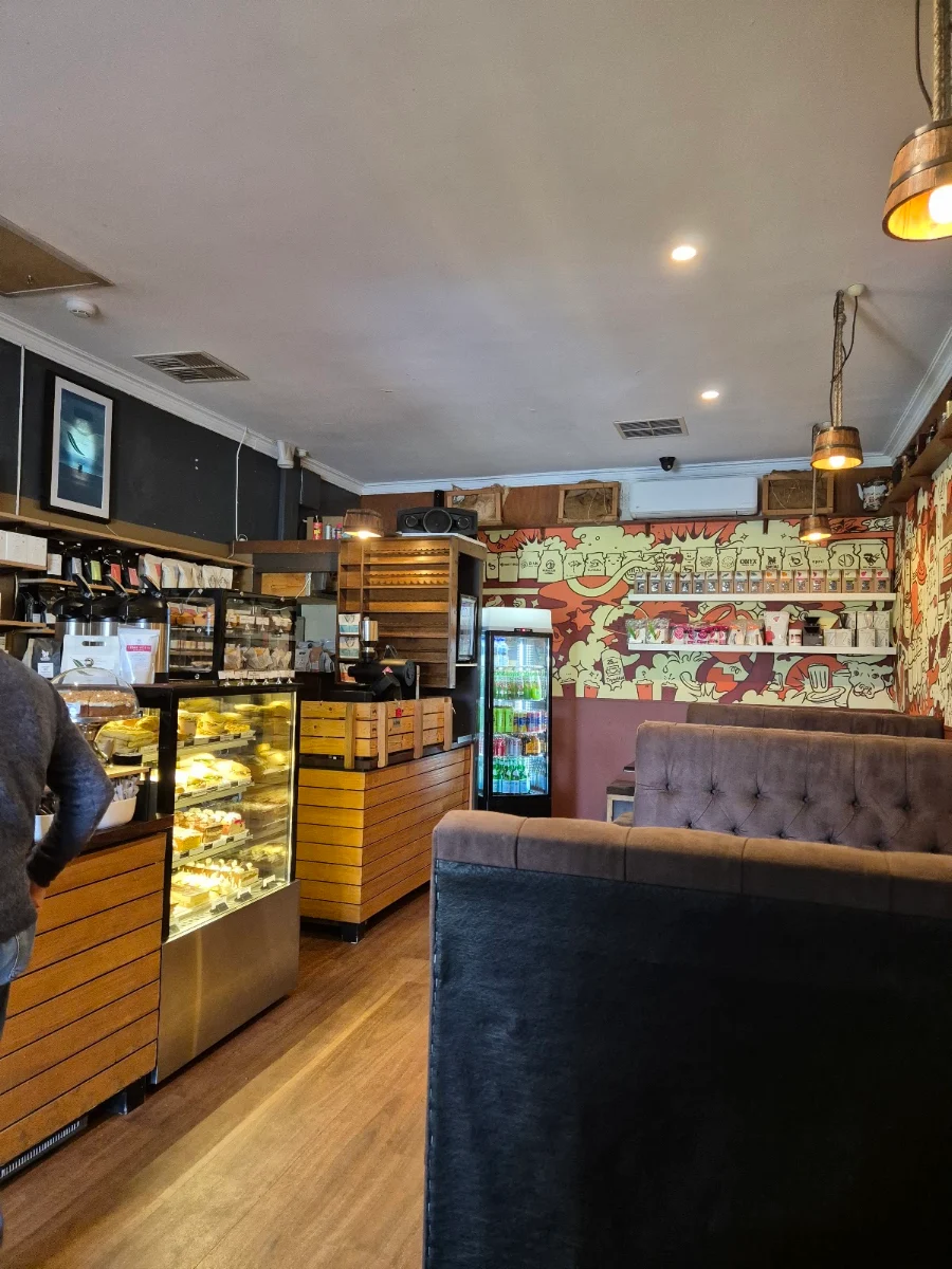 Vibe, Taylor Blend cafe