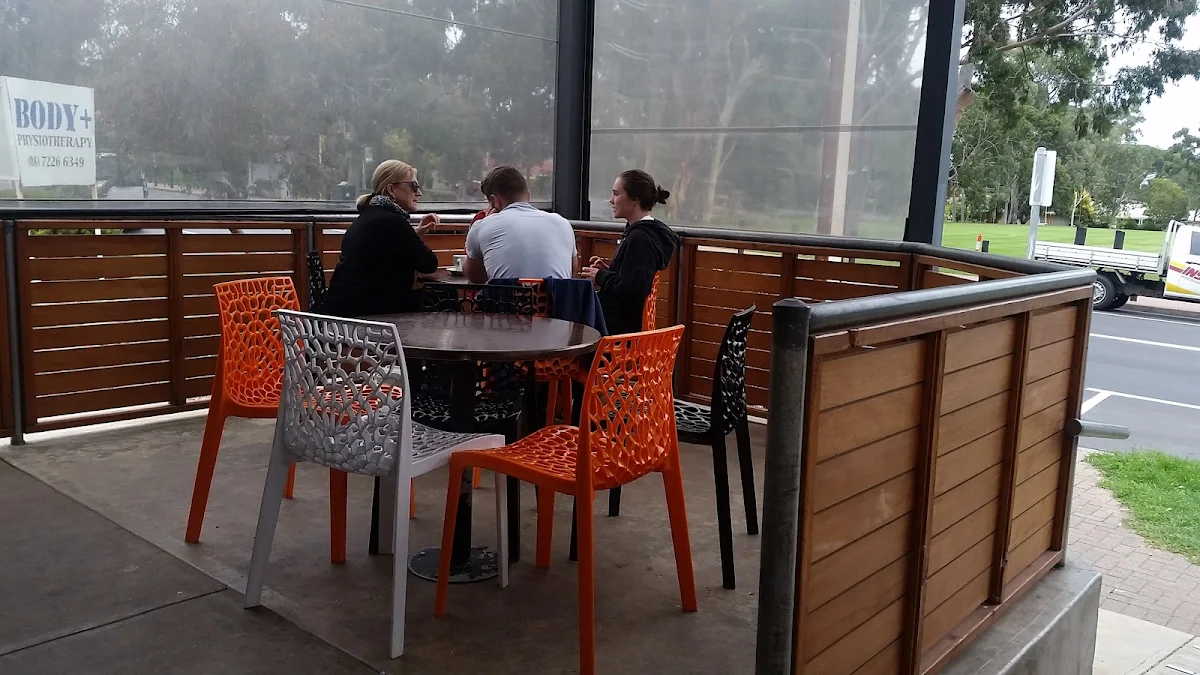 Vibe, Taylor Blend cafe