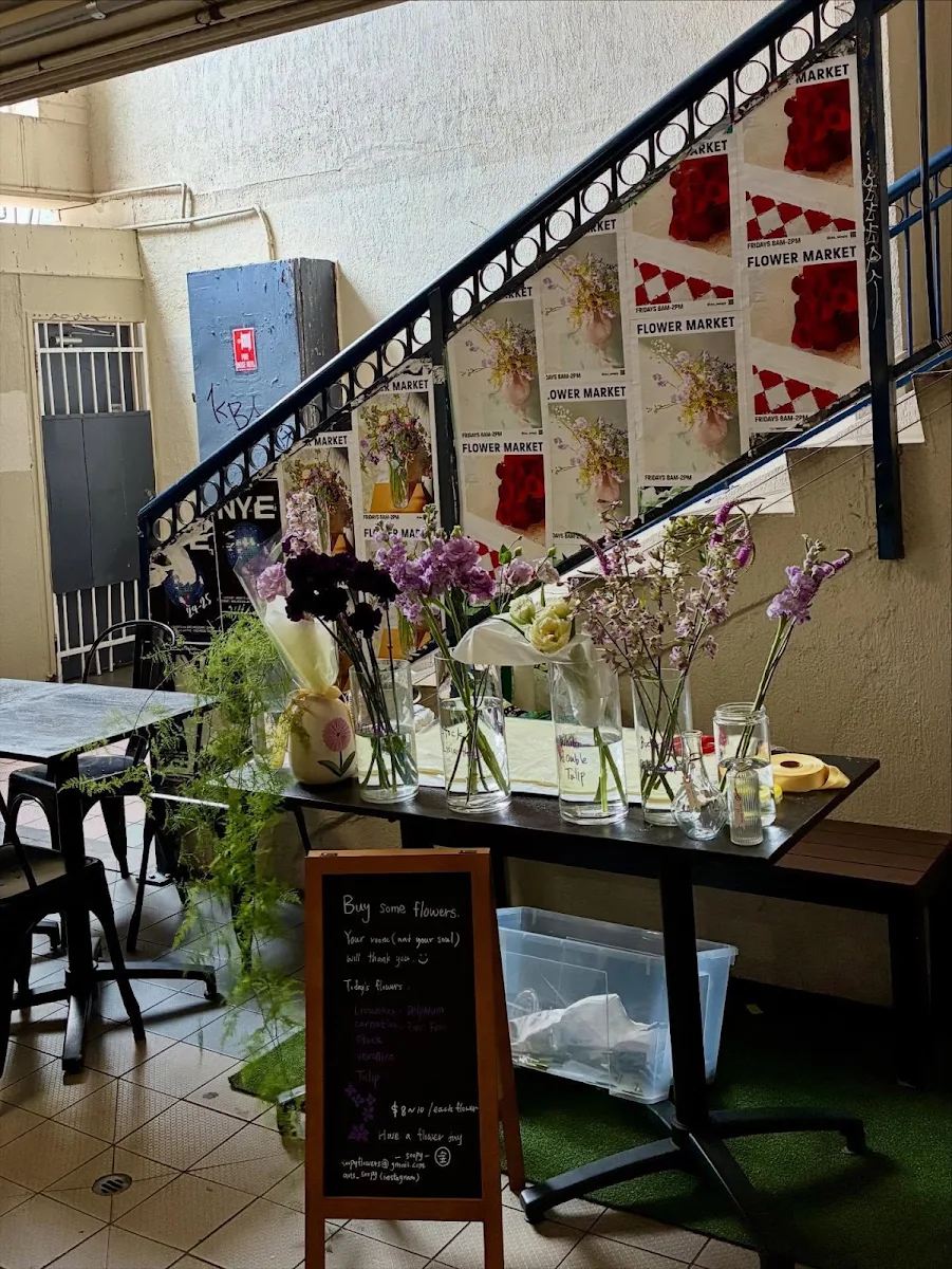 Vibe, Stairwell Coffee