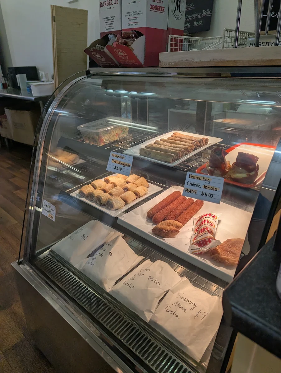 Vibe, Cheryl-Lyn's Cafe
