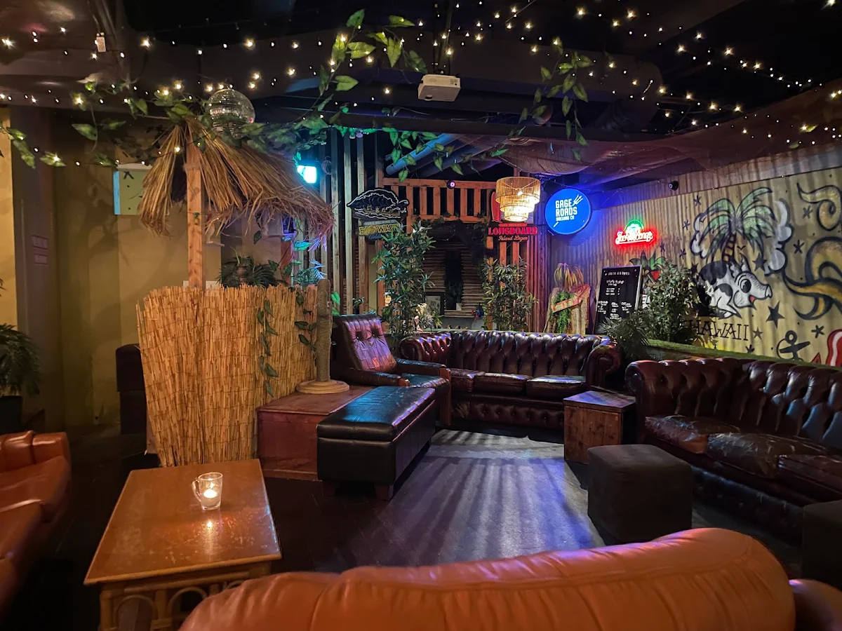 Vibe, Jack & Bones Island Bar